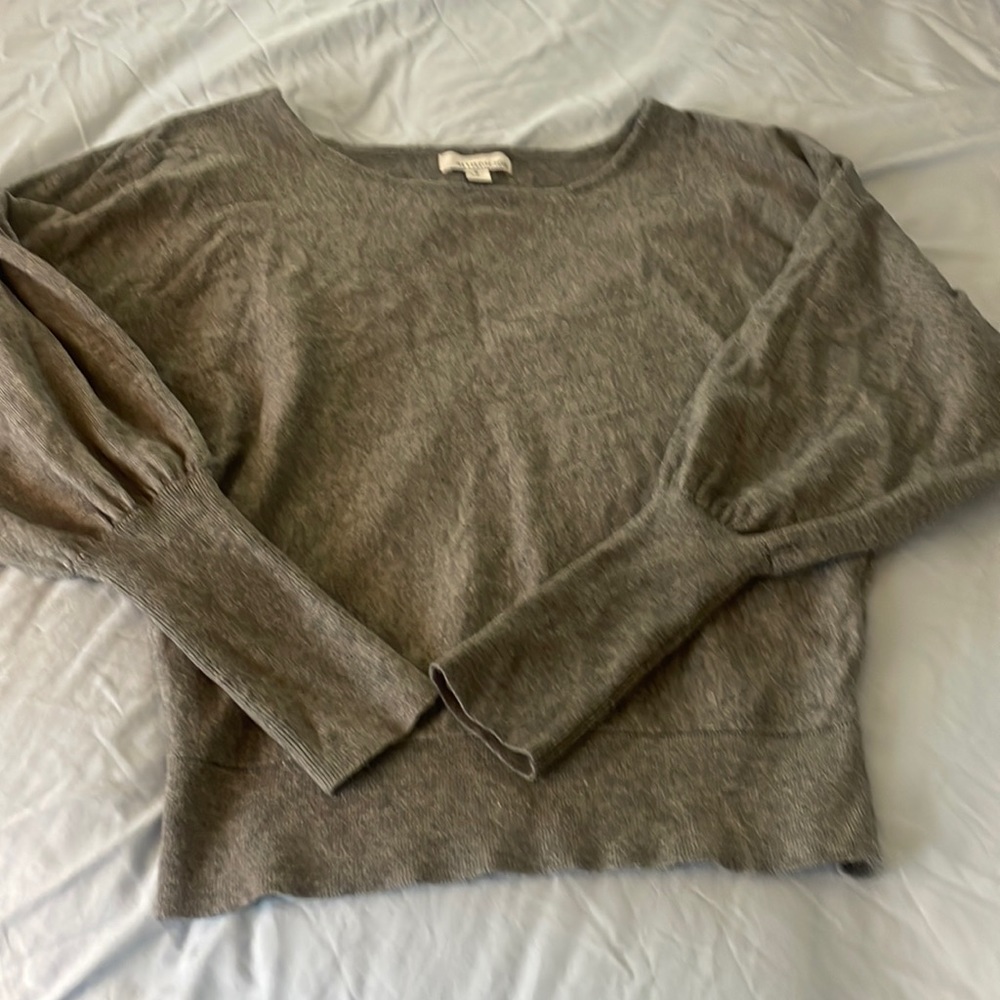 Cute gray lightweight sweater